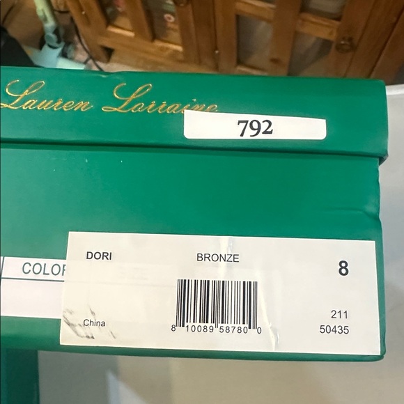 750. 792. NEW SIZE 8 Lauren Lorraine Gold Rhinestone Pointed-Toe Stiletto Pump - Picture 8 of 8